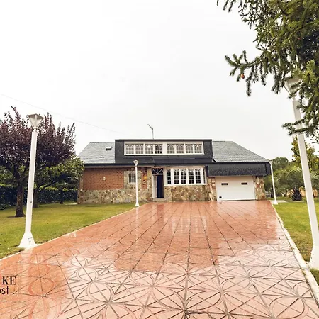 Villa Nuevo Baztán Exterior photo