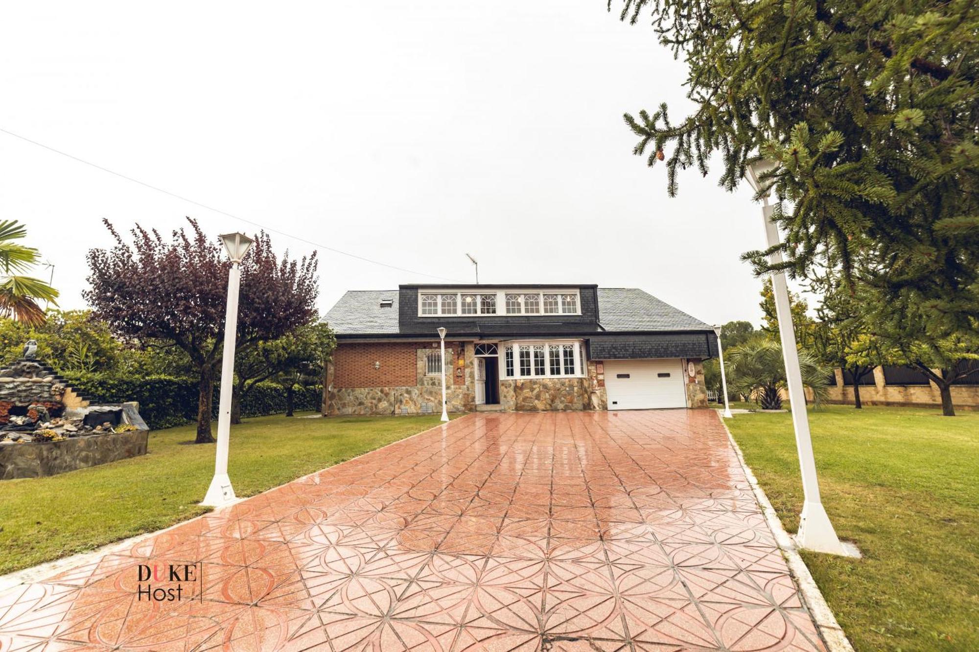 Chalet Villa Nuevo Baztan *